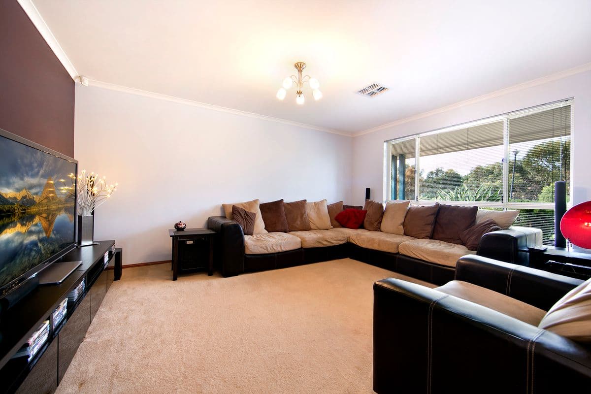 21 Christine Circuit, Craigmore SA 5114, Craigmore - Thumbnail 3
