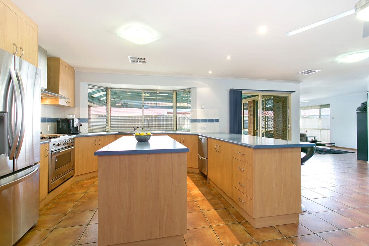 21 Christine Circuit, Craigmore SA 5114, Craigmore - Thumbnail 5