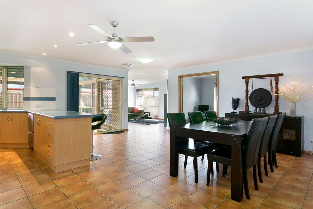 21 Christine Circuit, Craigmore SA 5114, Craigmore - Thumbnail 7