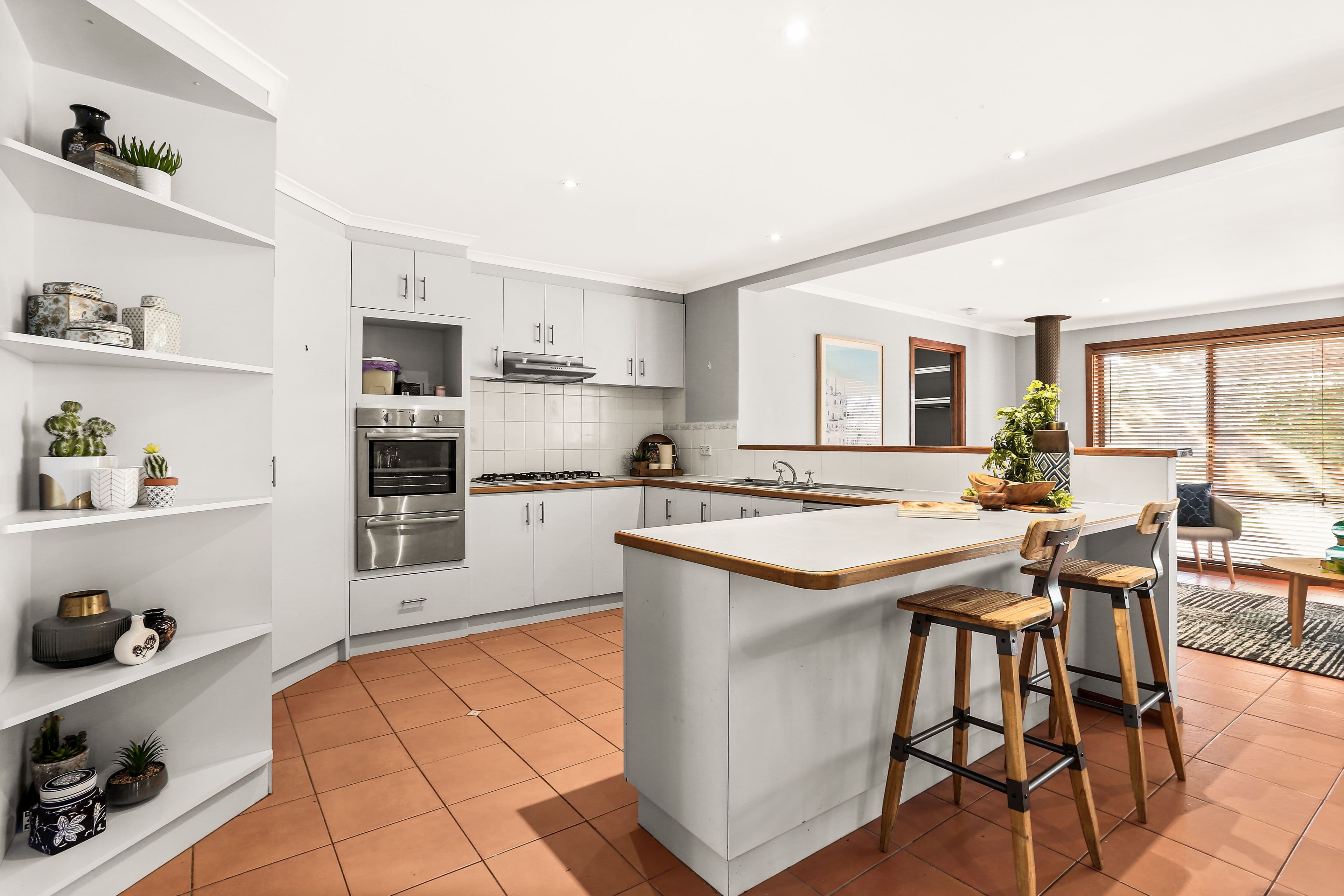 13 Irving Road, Pakenham VIC 3810, Pakenham - Thumbnail 3