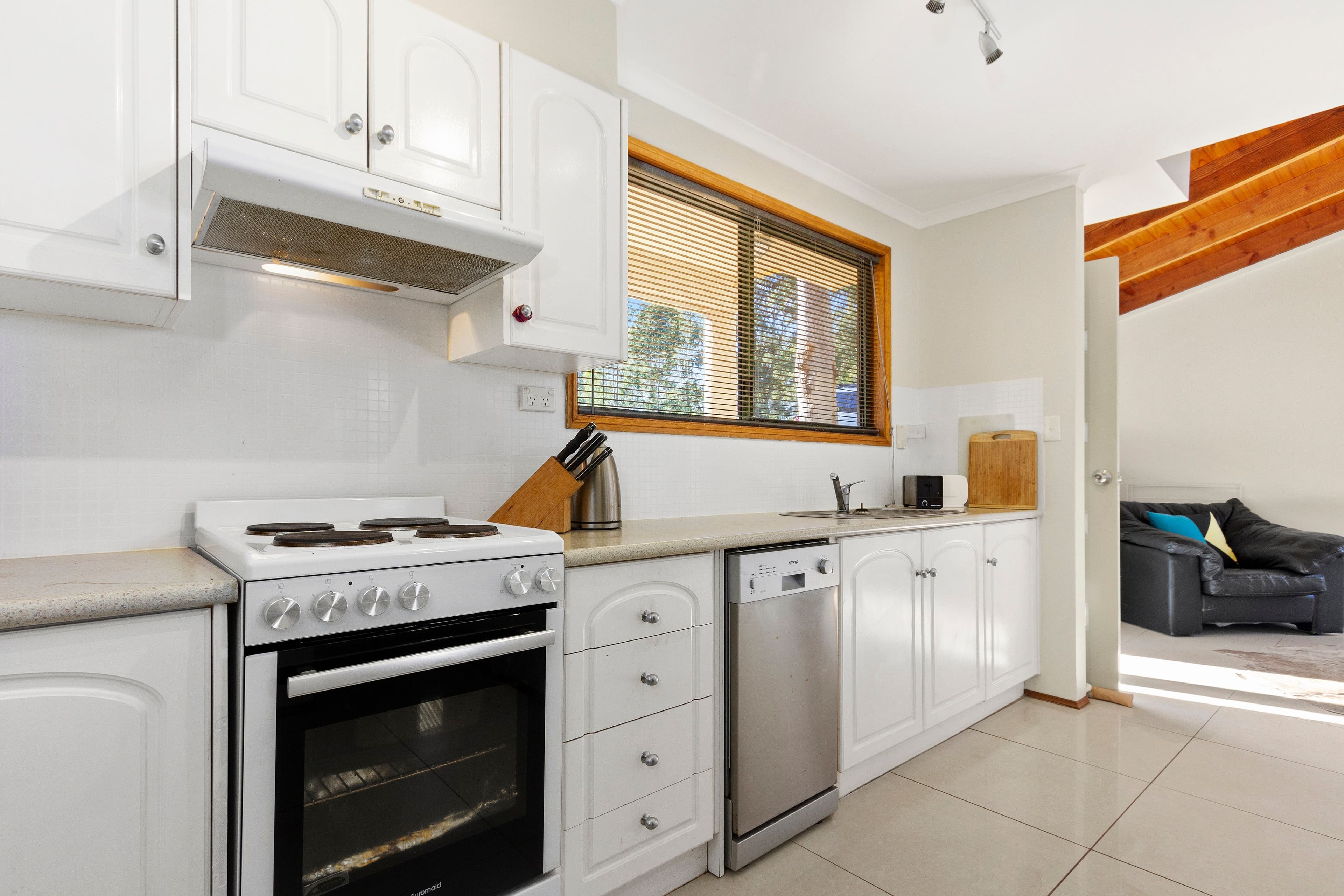21 Sunset Street, Surfside - Thumbnail 5