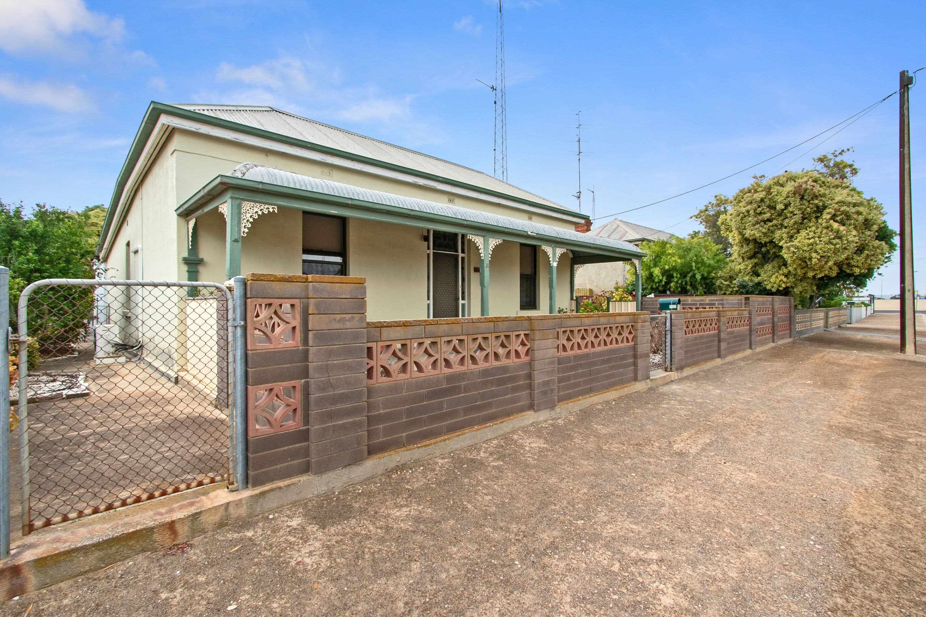 11 Elder Street, Wallaroo SA 5556, Wallaroo - Thumbnail 2