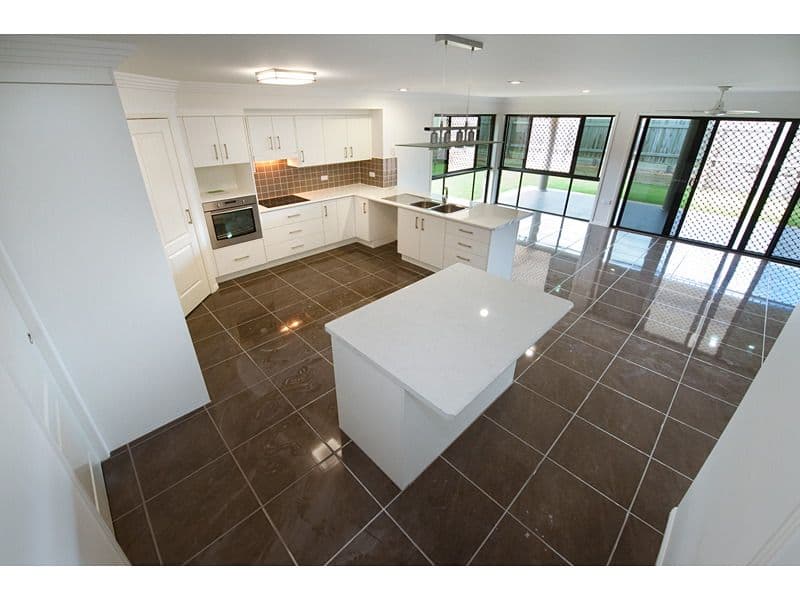 10 Nagle Drive, NORMAN GARDENS QLD 4701, Norman Gardens - Thumbnail 2
