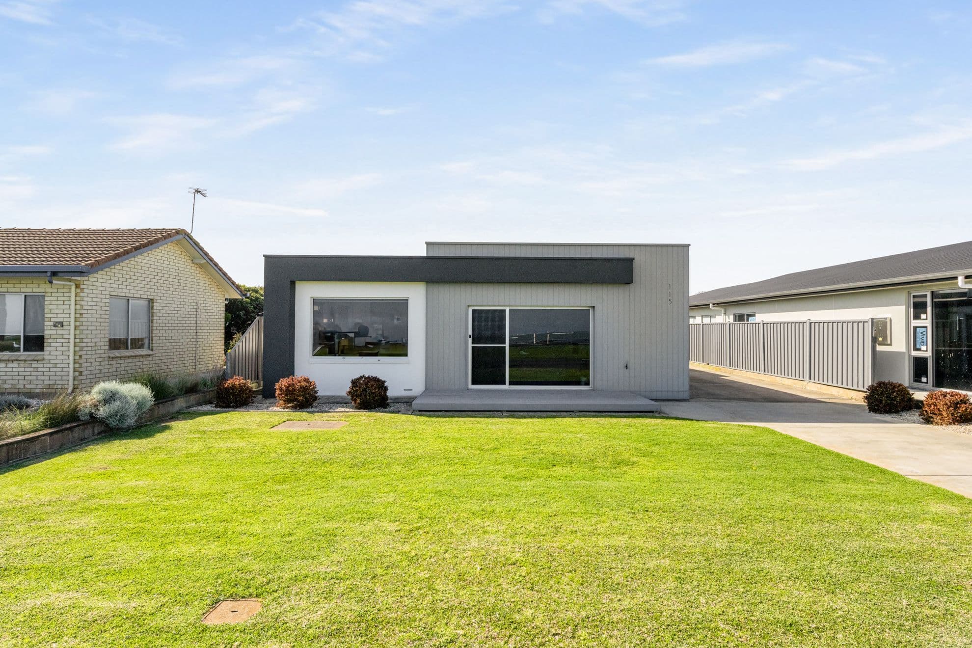 115 Sea Parade, Port Macdonnell SA 5291, Port Macdonnell - Thumbnail 2
