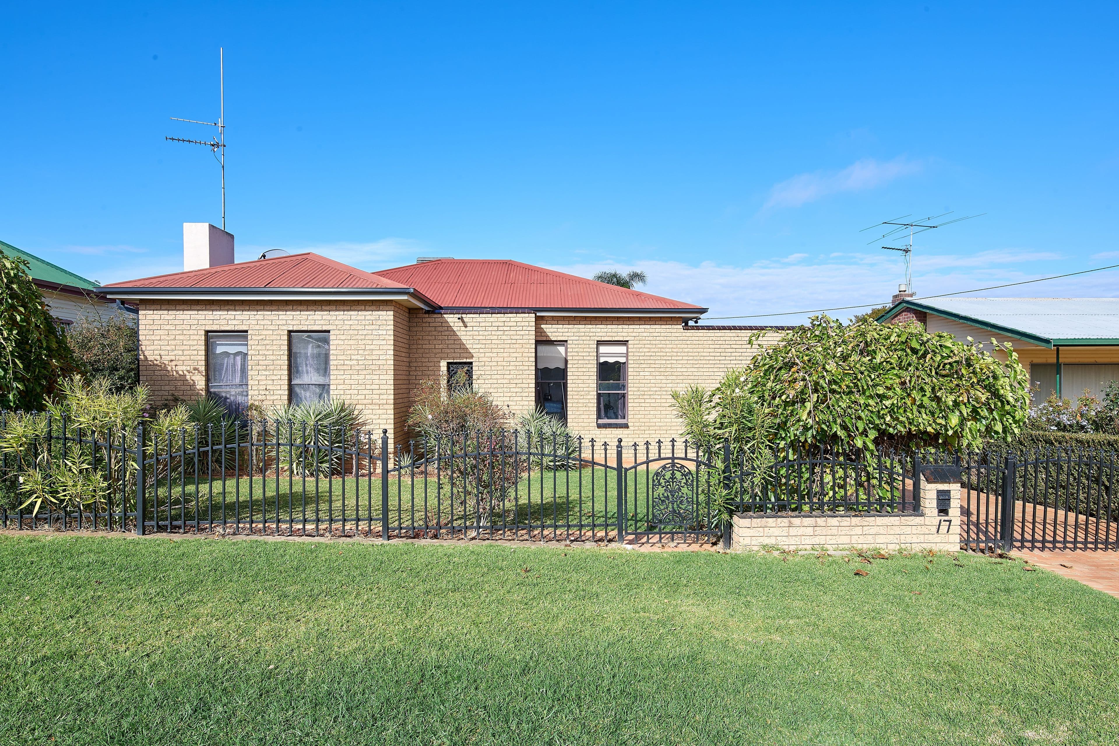 17 Cedric Street, Junee NSW 2663, Junee - Image 1