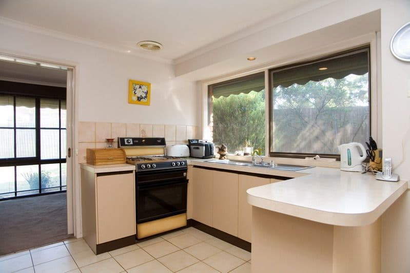5 Bishop Place, EPPING VIC 3076, Epping - Thumbnail 3