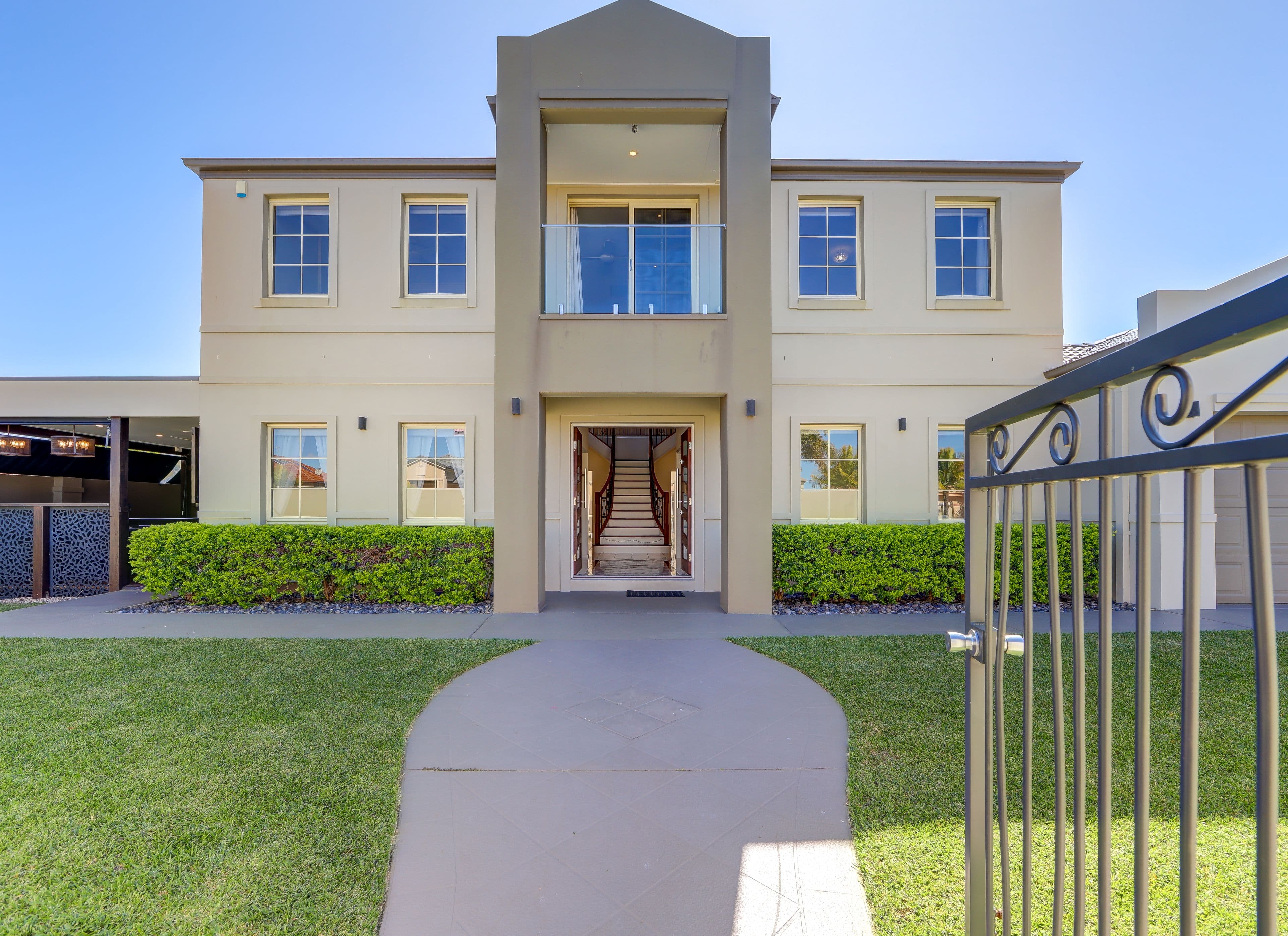 3 Barbara Way, Benowa QLD 4217, Benowa - Thumbnail 3