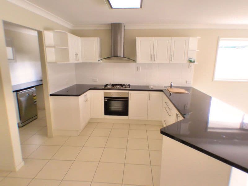 22  Piccadilly Court, DEEBING HEIGHTS QLD 4306, Deebing Heights - Thumbnail 4