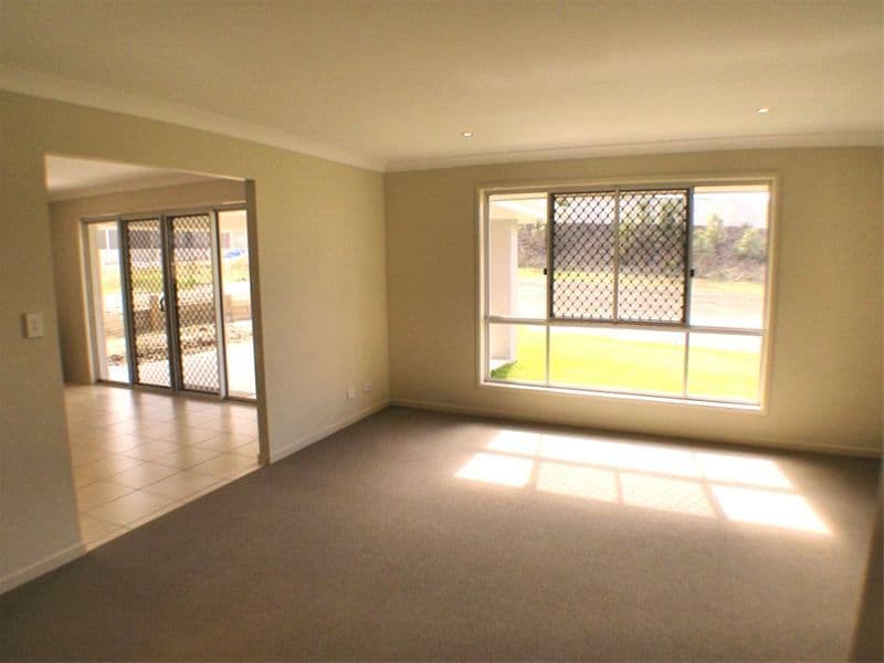 22  Piccadilly Court, DEEBING HEIGHTS QLD 4306, Deebing Heights - Thumbnail 5