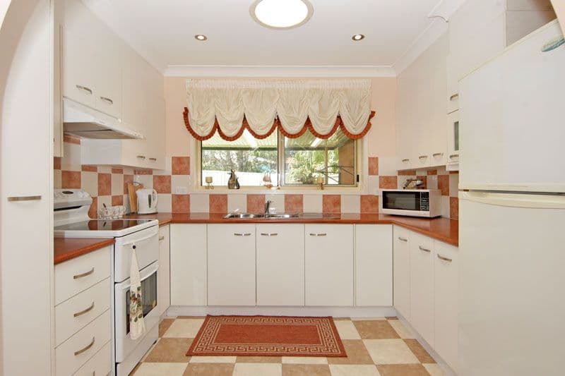 21 Lancaster Parade, BATEAU BAY NSW 2261, Bateau Bay - Thumbnail 4