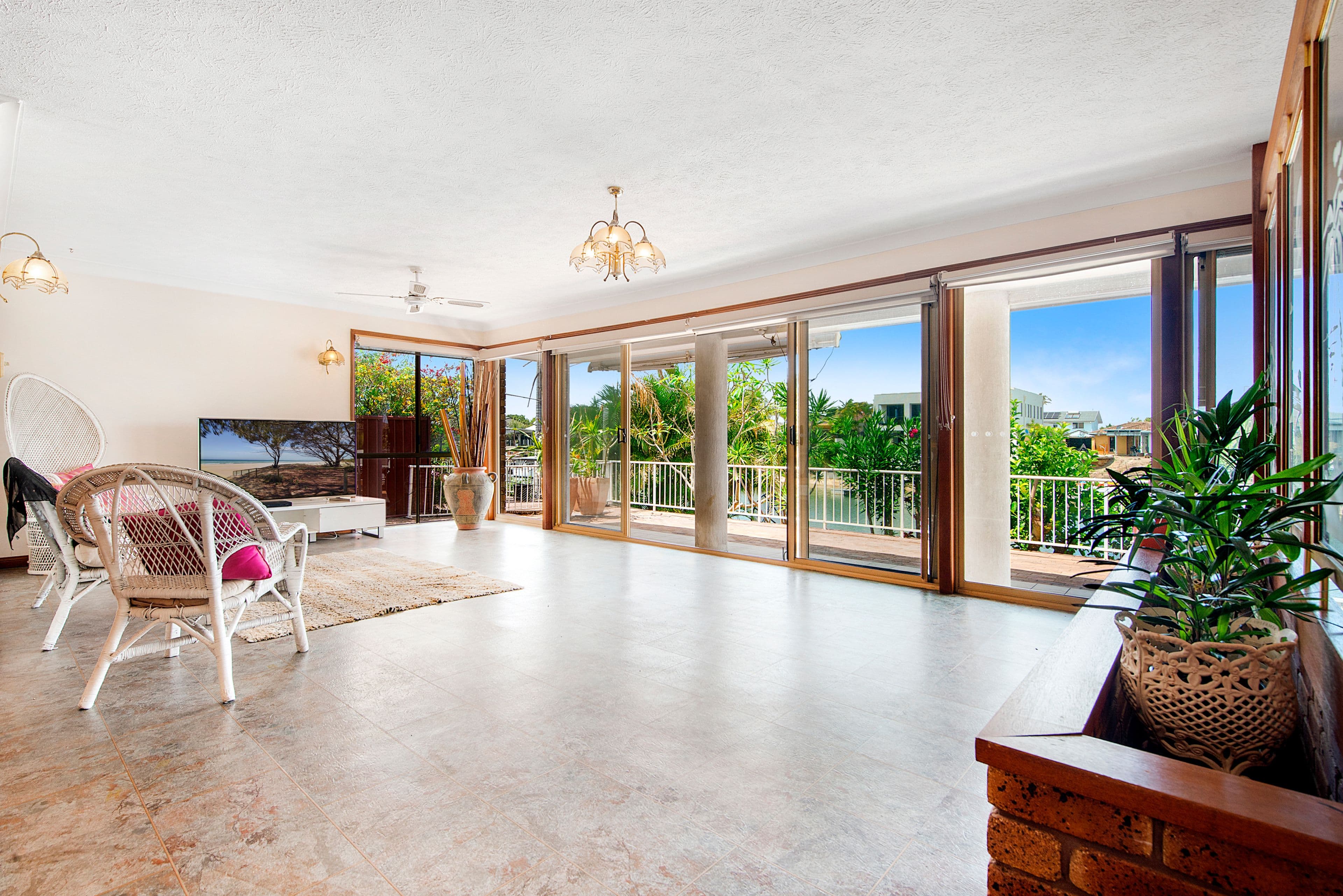 9 Rudd Street, Broadbeach Waters QLD 4218, Broadbeach Waters - Thumbnail 6