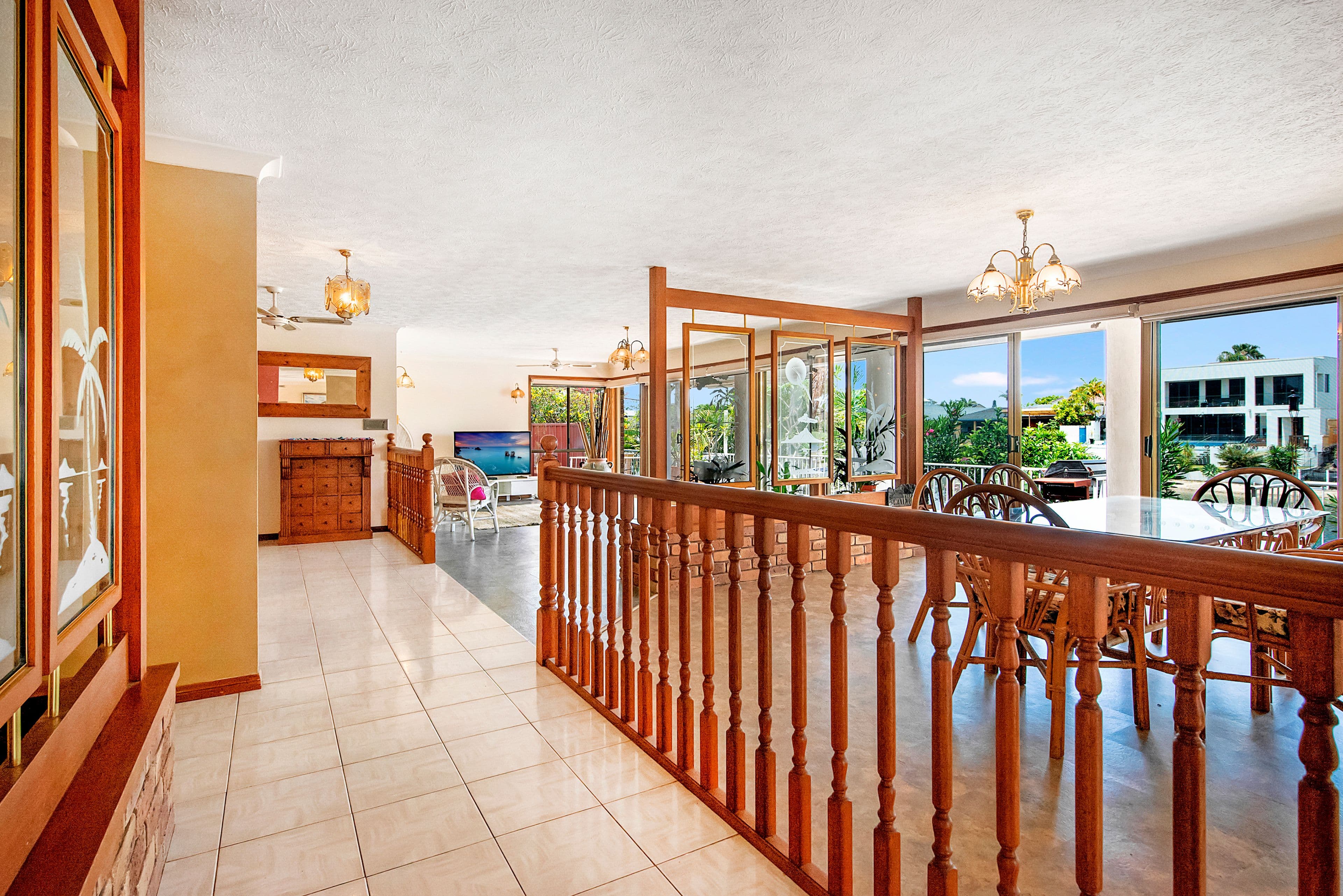 9 Rudd Street, Broadbeach Waters QLD 4218, Broadbeach Waters - Thumbnail 7