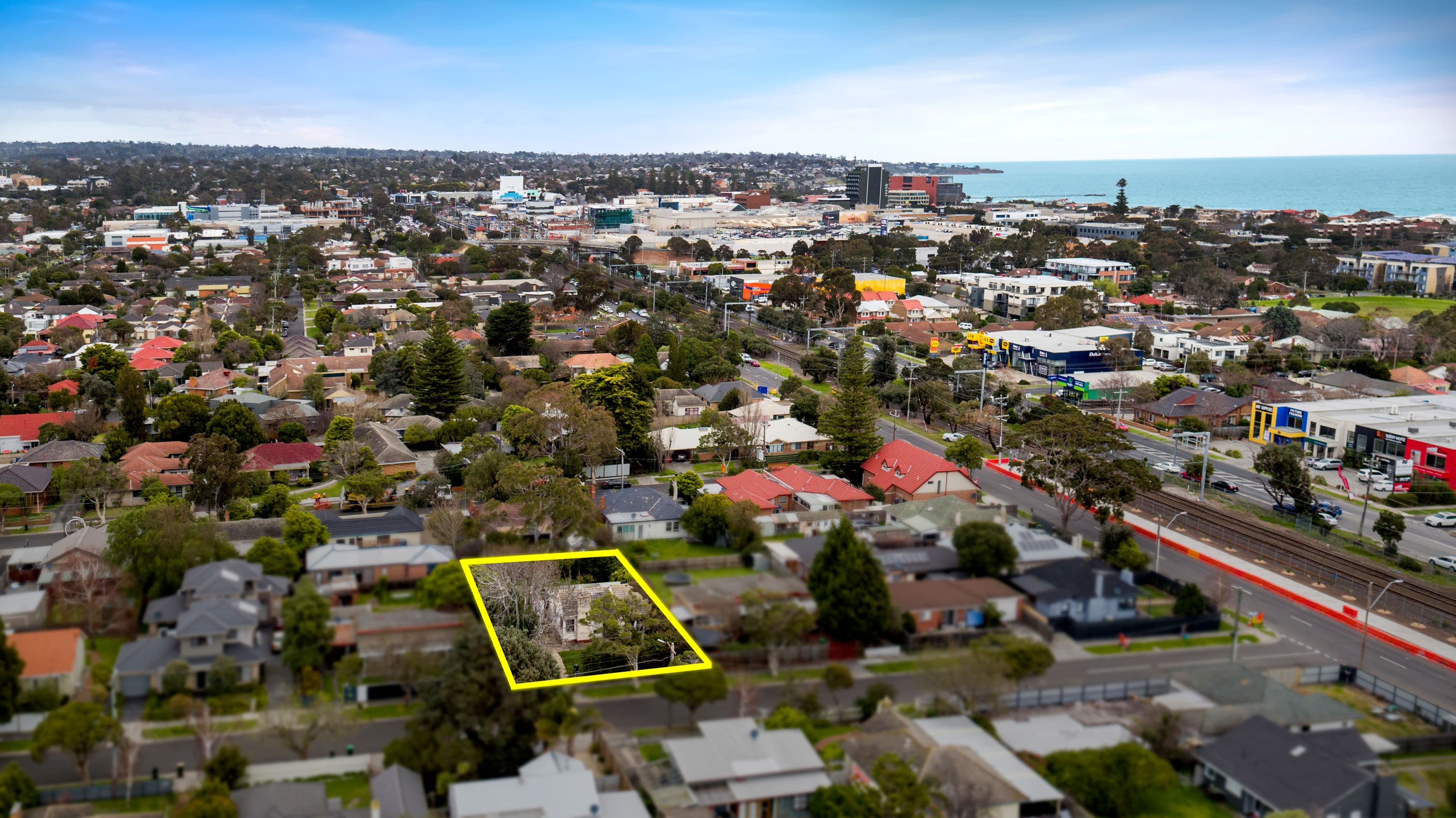 4 Raymond Avenue, Frankston VIC 3199, Frankston - Image 1