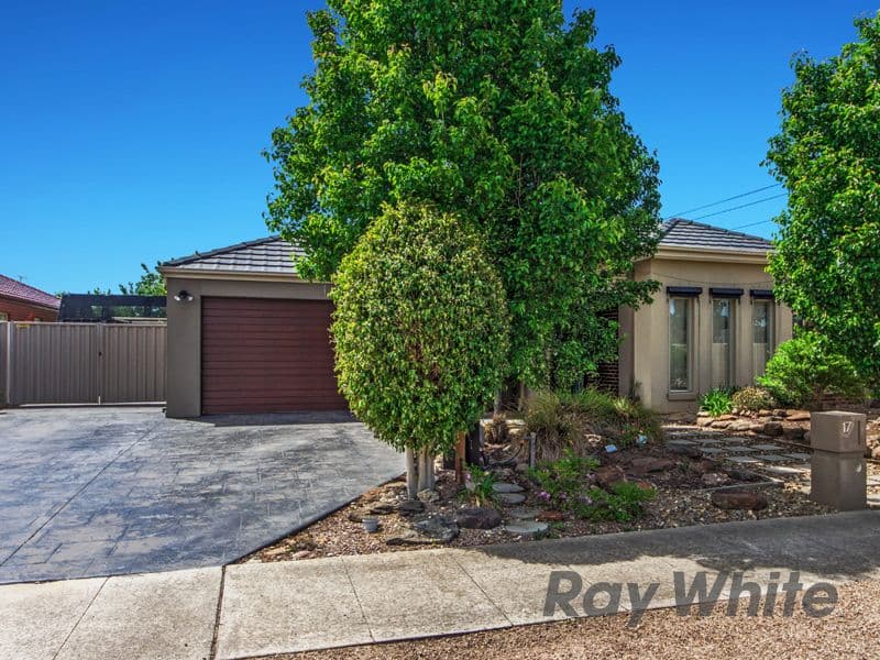 17 Lindley Avenue, Caroline Springs VIC 3023, Caroline Springs - Thumbnail 2