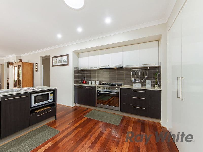 17 Lindley Avenue, Caroline Springs VIC 3023, Caroline Springs - Thumbnail 4