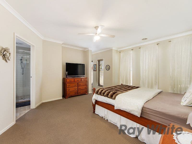 17 Lindley Avenue, Caroline Springs VIC 3023, Caroline Springs - Thumbnail 8