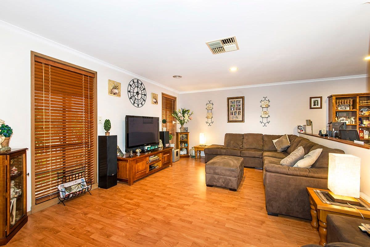 1 Clayton Court, Mill Park VIC 3082, Mill Park - Thumbnail 2
