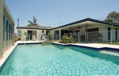 18 Naranga Avenue, Broadbeach Waters QLD 4218, Broadbeach Waters - Image 1