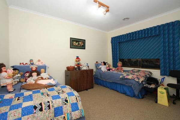 239 MacKenzie Street West, KANGAROO FLAT VIC 3555, Kangaroo Flat - Thumbnail 5