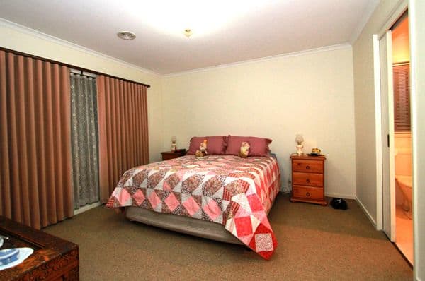 239 MacKenzie Street West, KANGAROO FLAT VIC 3555, Kangaroo Flat - Thumbnail 7