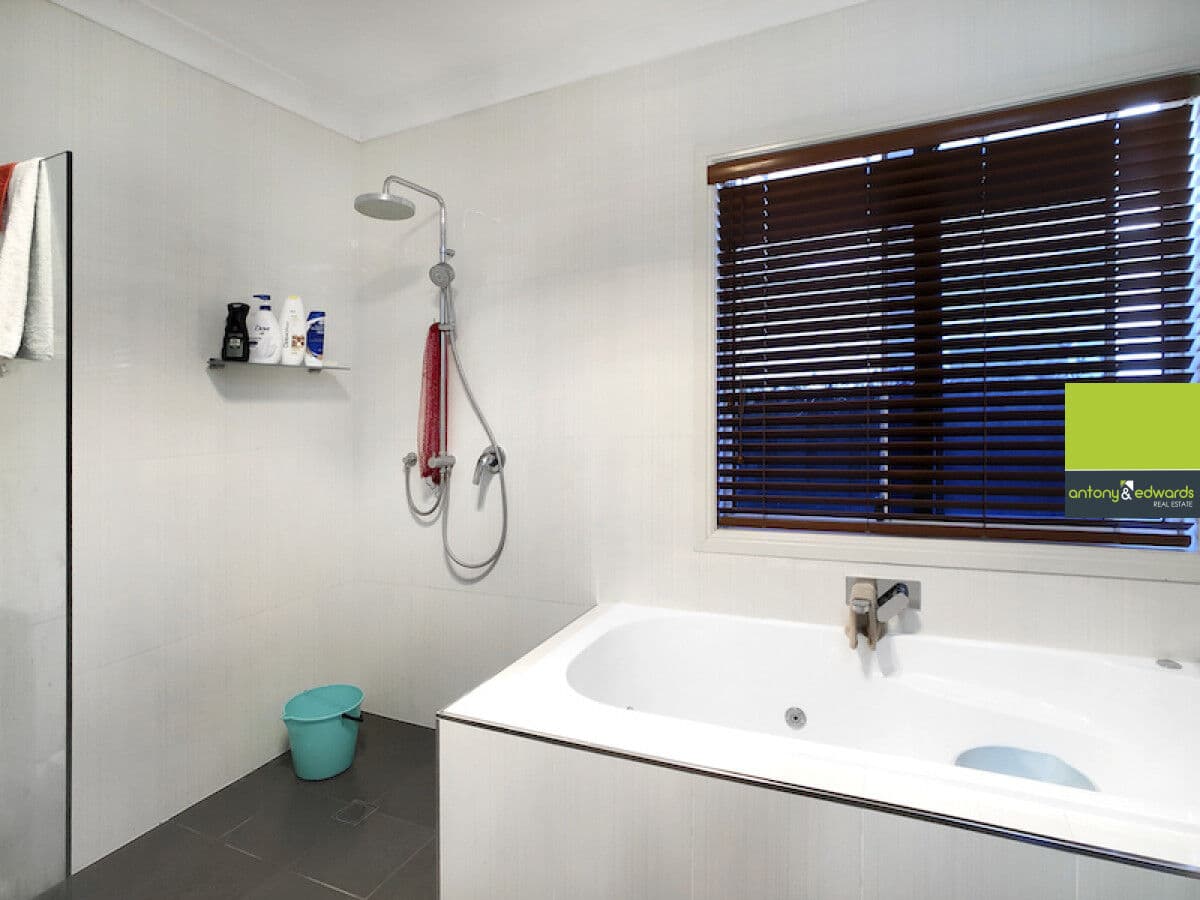 10 Lambert Drive, Goulburn NSW 2580, Goulburn - Thumbnail 8