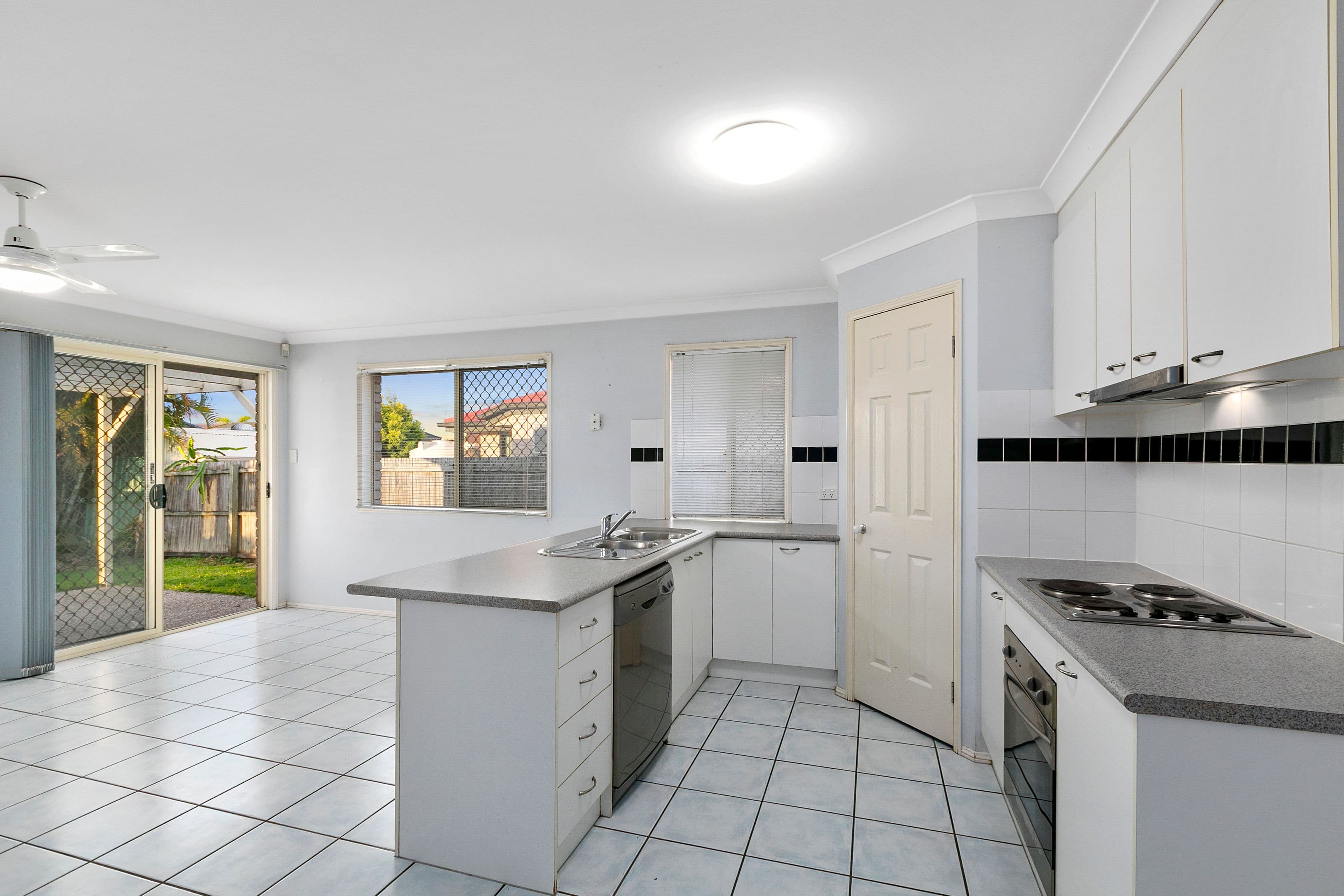 14 Leonie Place, Doolandella QLD 4077, Doolandella - Thumbnail 3
