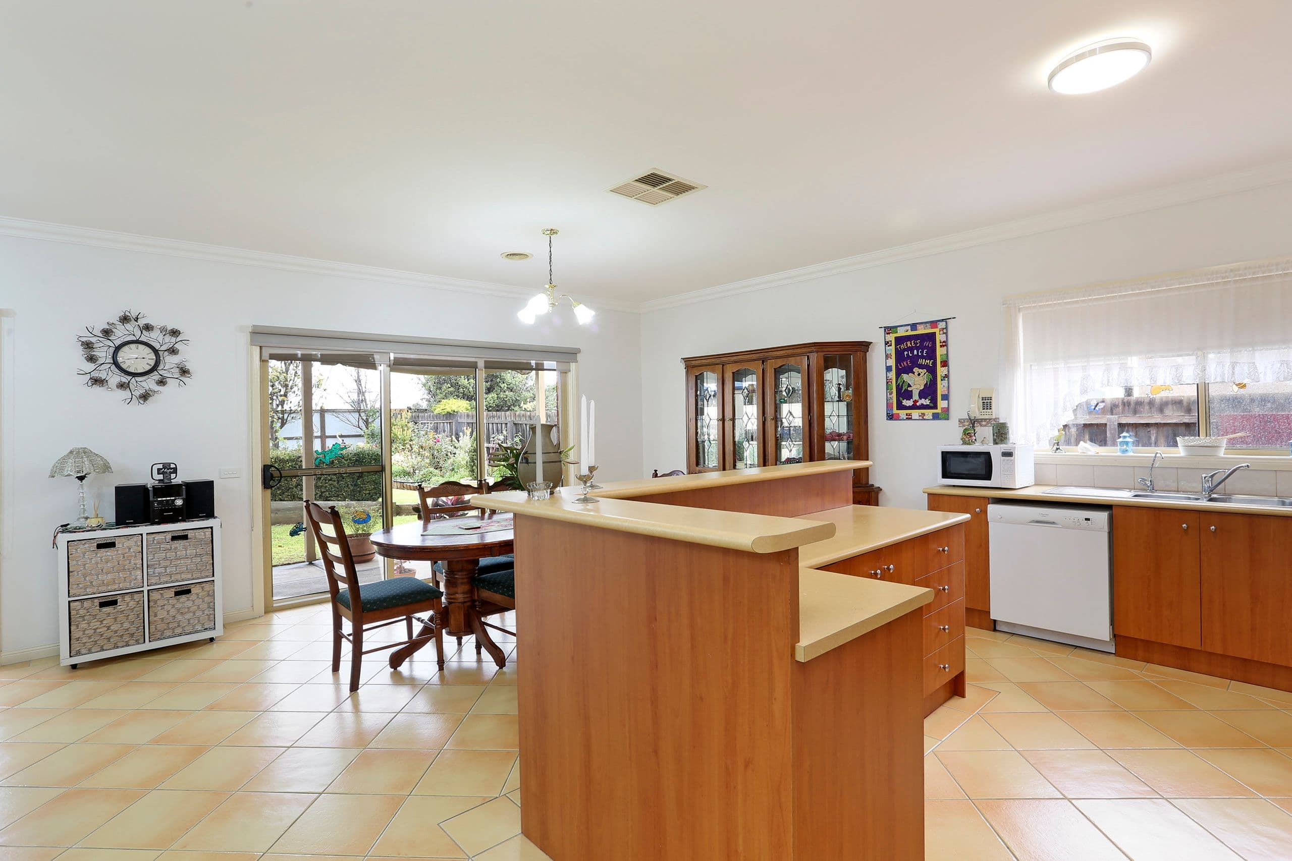 17 Greenleaf Drive, Lara VIC 3212, Lara - Thumbnail 2