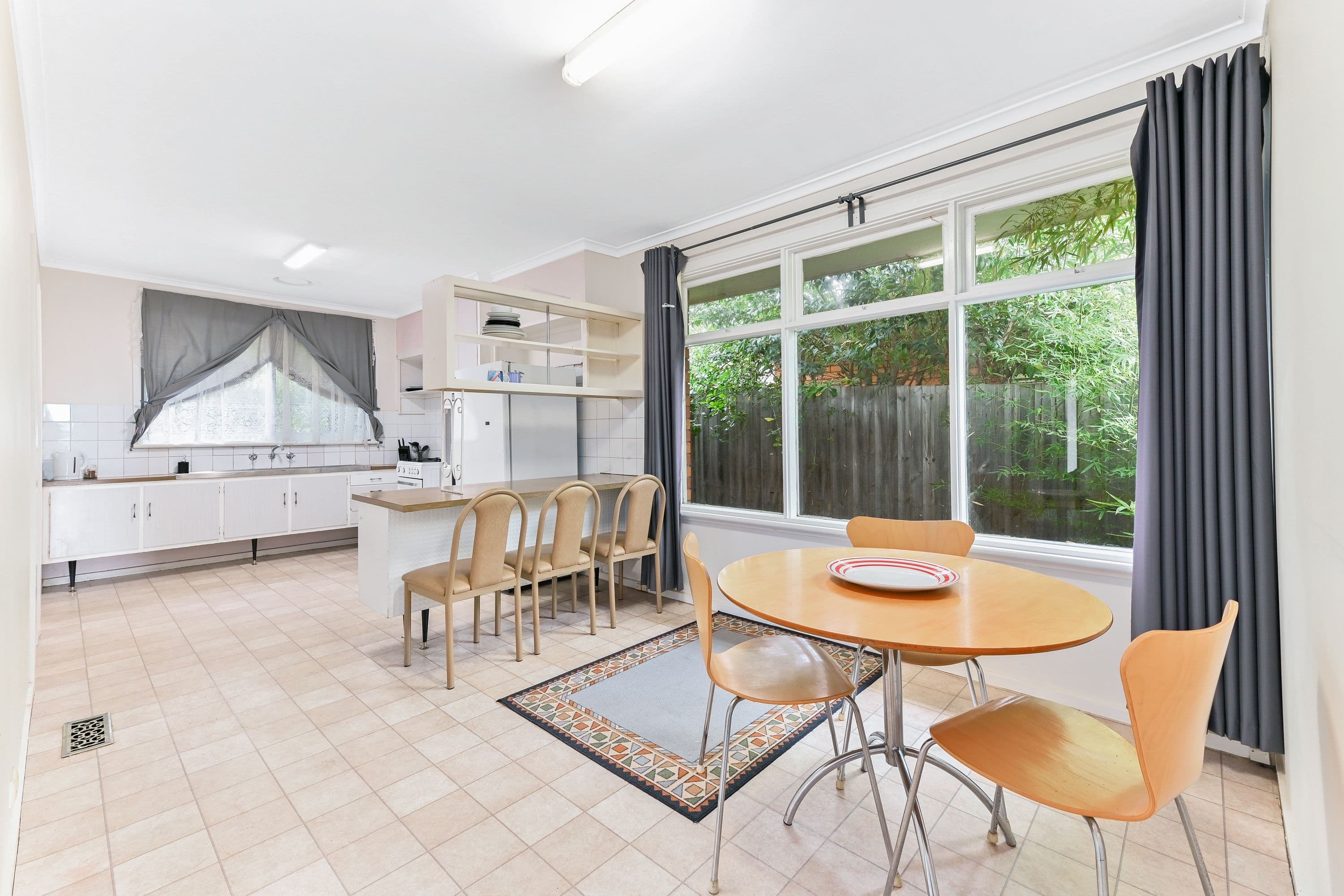 52 Catherine Avenue, Mount Waverley VIC 3149, Mount Waverley - Thumbnail 4