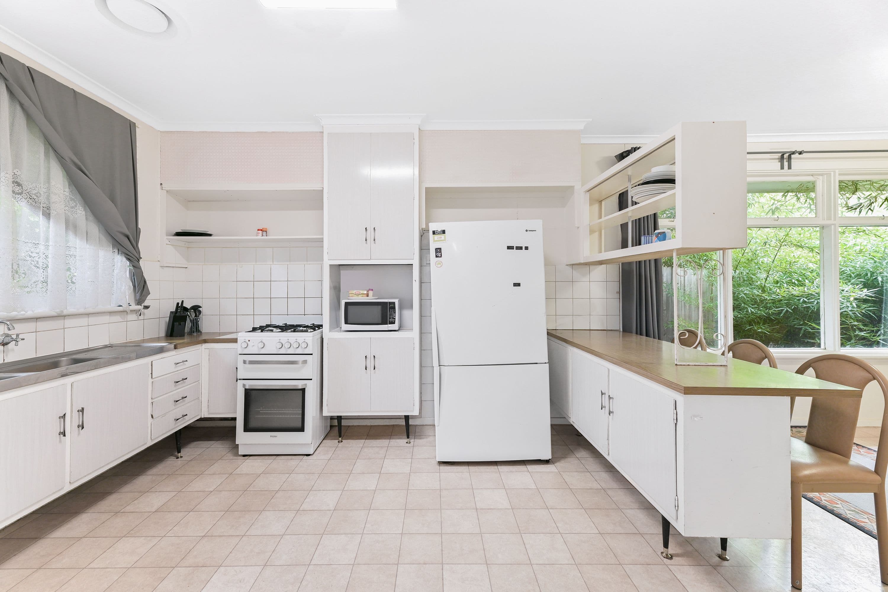 52 Catherine Avenue, Mount Waverley VIC 3149, Mount Waverley - Thumbnail 6