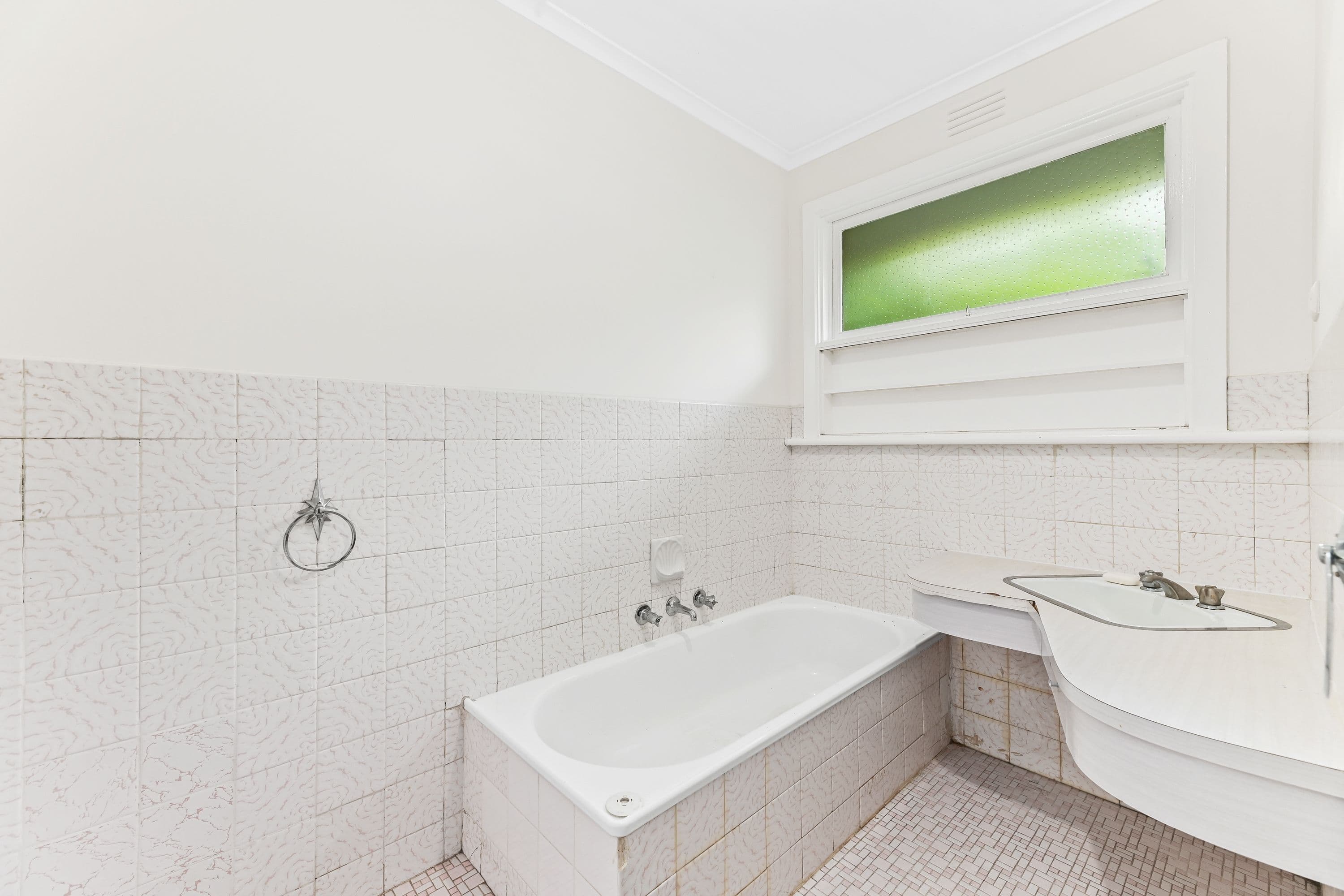 52 Catherine Avenue, Mount Waverley VIC 3149, Mount Waverley - Thumbnail 8