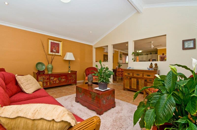 26 Tussock Crescent, ELANORA QLD 4221, Elanora - Thumbnail 3