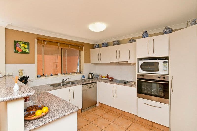 26 Tussock Crescent, ELANORA QLD 4221, Elanora - Thumbnail 4