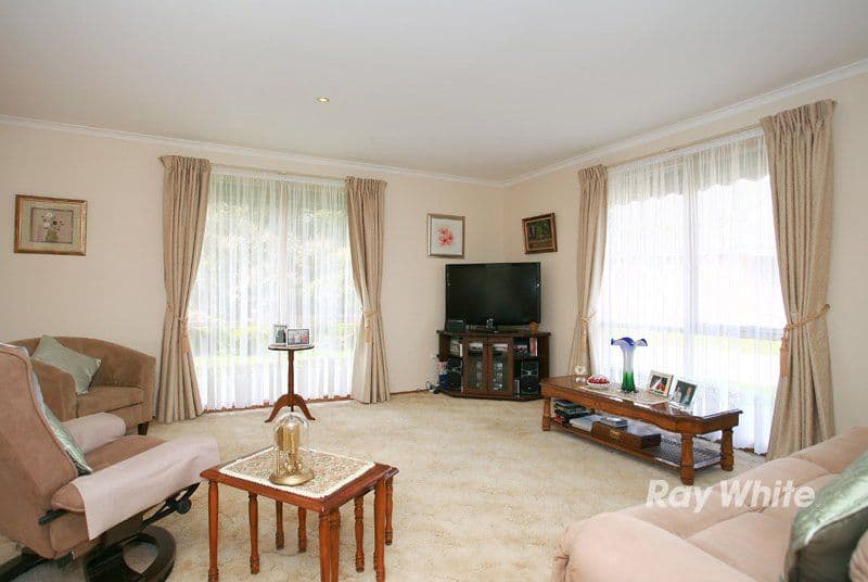 4 Blueberry Close, CRANBOURNE VIC 3977, Cranbourne North - Thumbnail 3