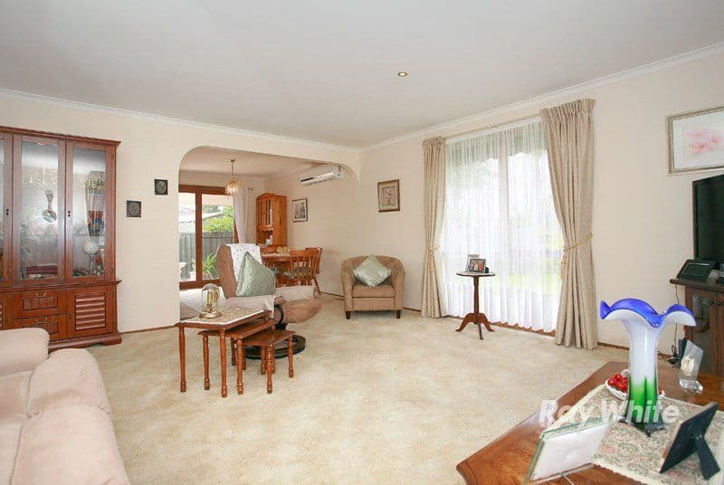 4 Blueberry Close, CRANBOURNE VIC 3977, Cranbourne North - Thumbnail 4