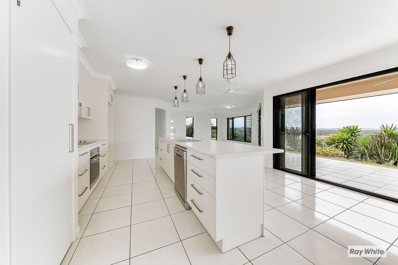 7 Gap Street, Emu Park QLD 4710, Emu Park - Thumbnail 3