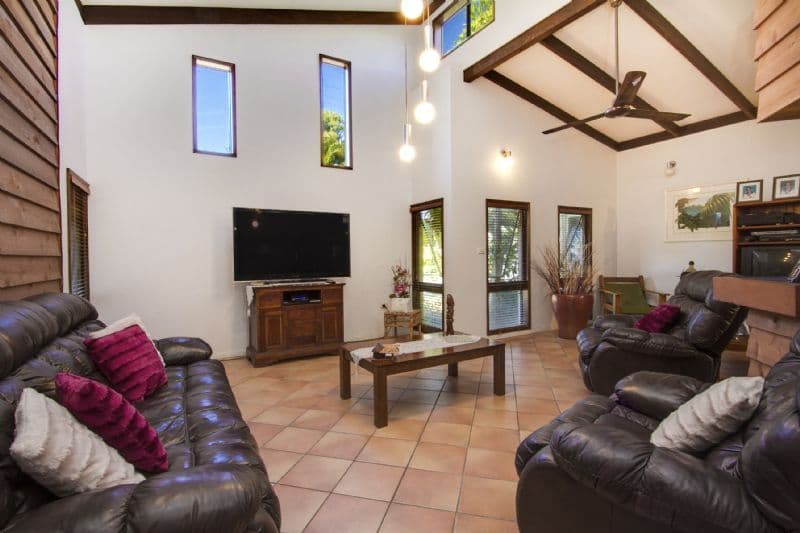 7 Matthew Street, HOLLOWAYS BEACH QLD 4878, Holloways Beach - Thumbnail 3