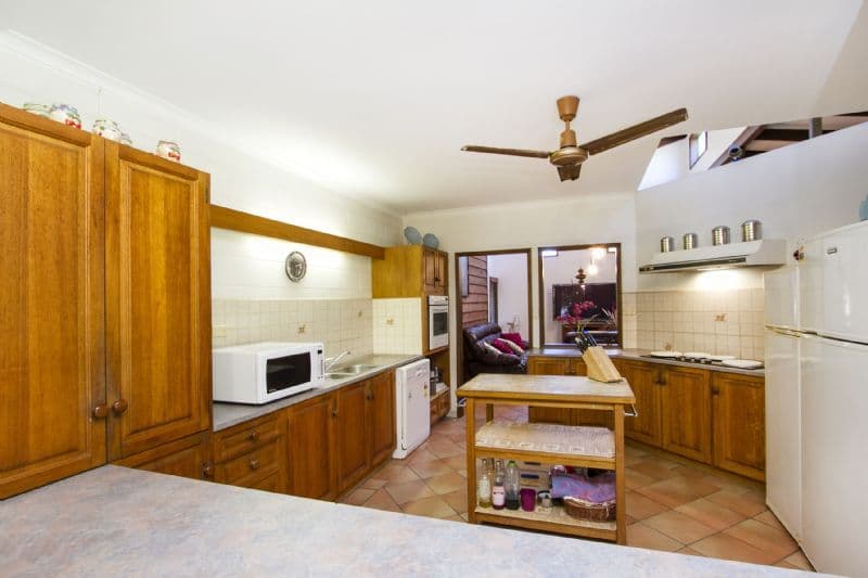 7 Matthew Street, HOLLOWAYS BEACH QLD 4878, Holloways Beach - Thumbnail 7