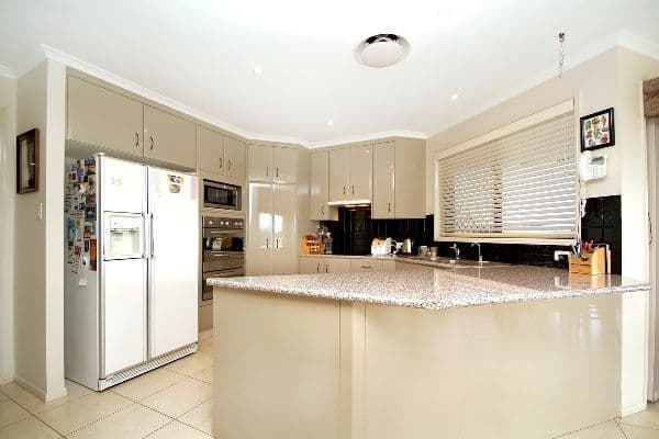 11 Cole Drive, HIGHFIELDS QLD 4352, Highfields - Thumbnail 6