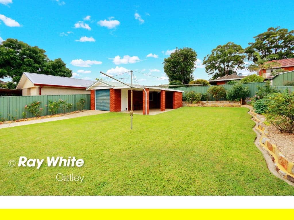 18 Waterside Parade, Peakhurst Heights - Thumbnail 2