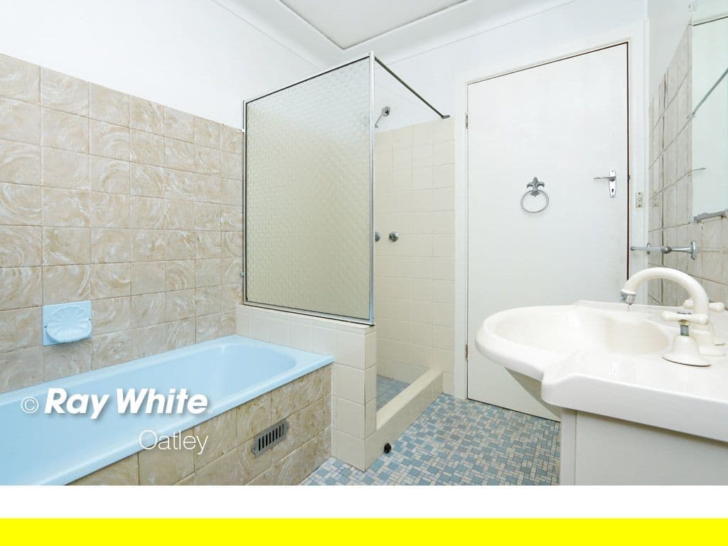 18 Waterside Parade, Peakhurst Heights - Thumbnail 7