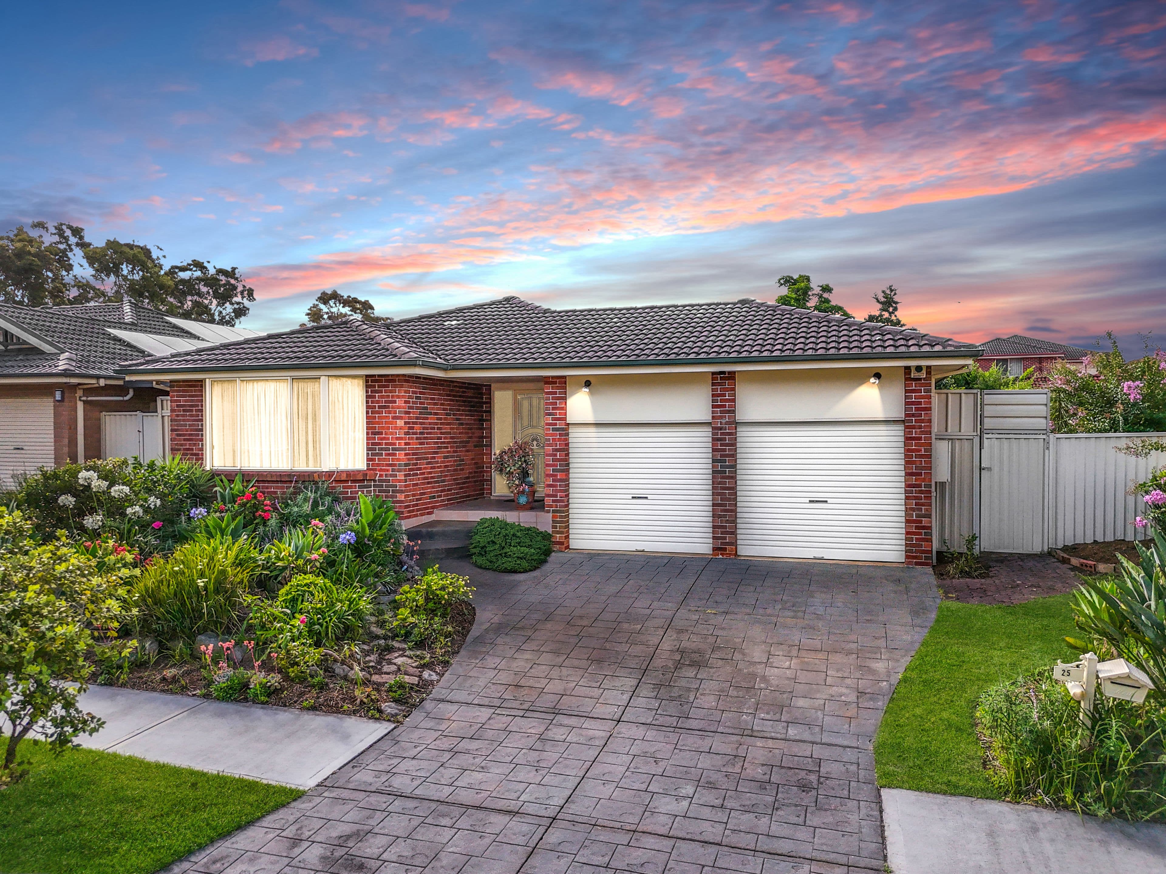25 Solander Avenue, West Hoxton NSW 2171, West Hoxton - Image 1