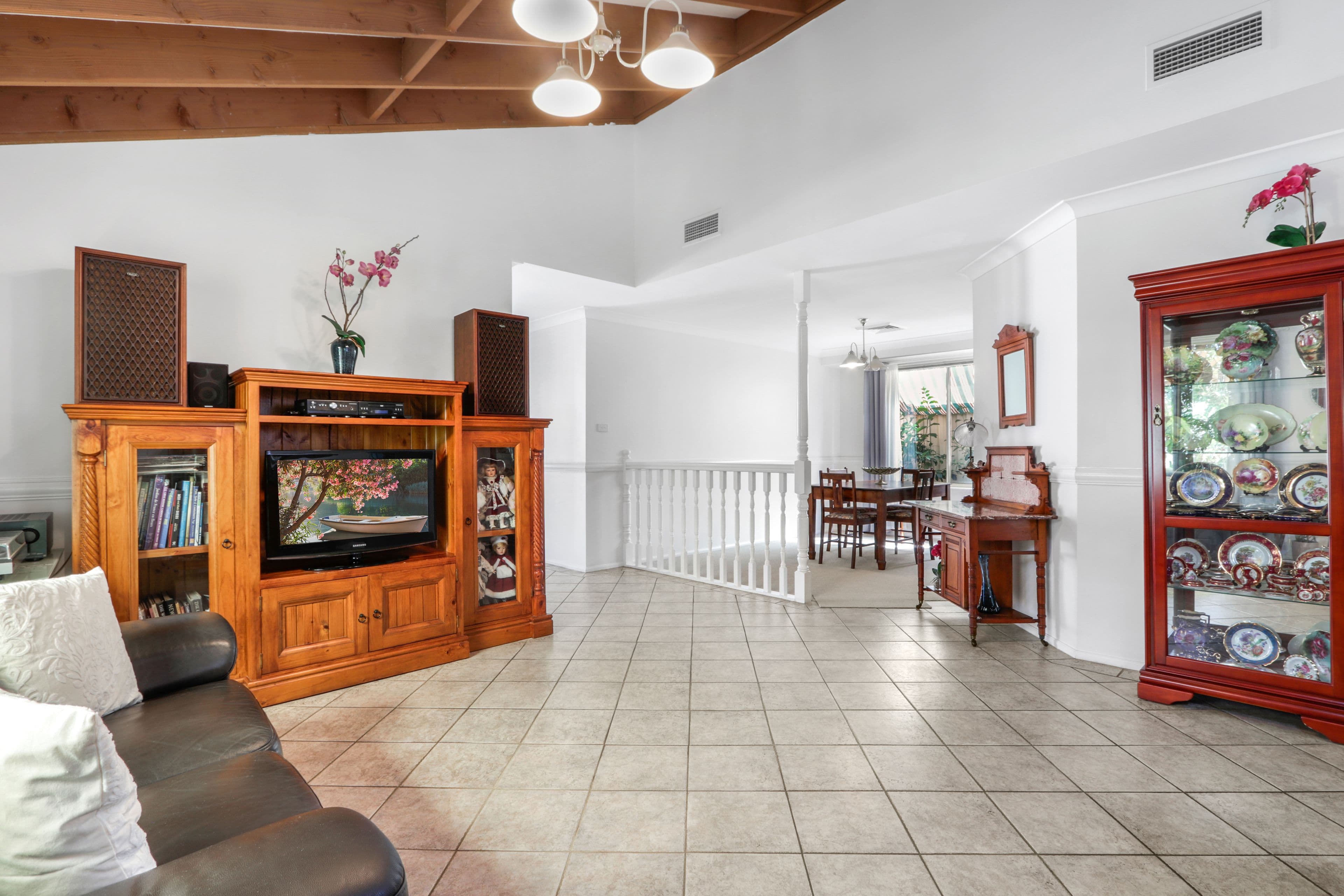 25 Solander Avenue, West Hoxton NSW 2171, West Hoxton - Thumbnail 2