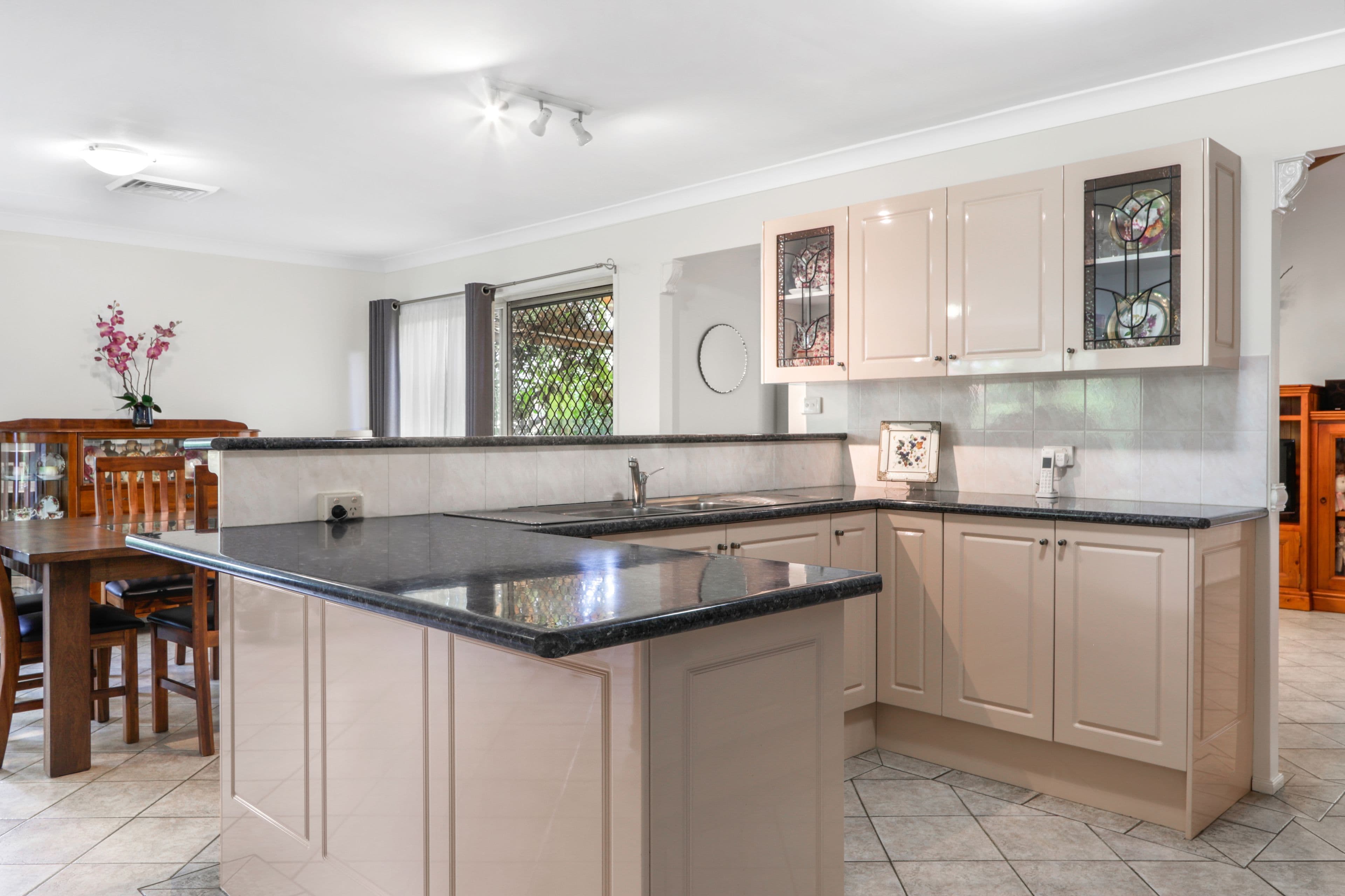 25 Solander Avenue, West Hoxton NSW 2171, West Hoxton - Thumbnail 4