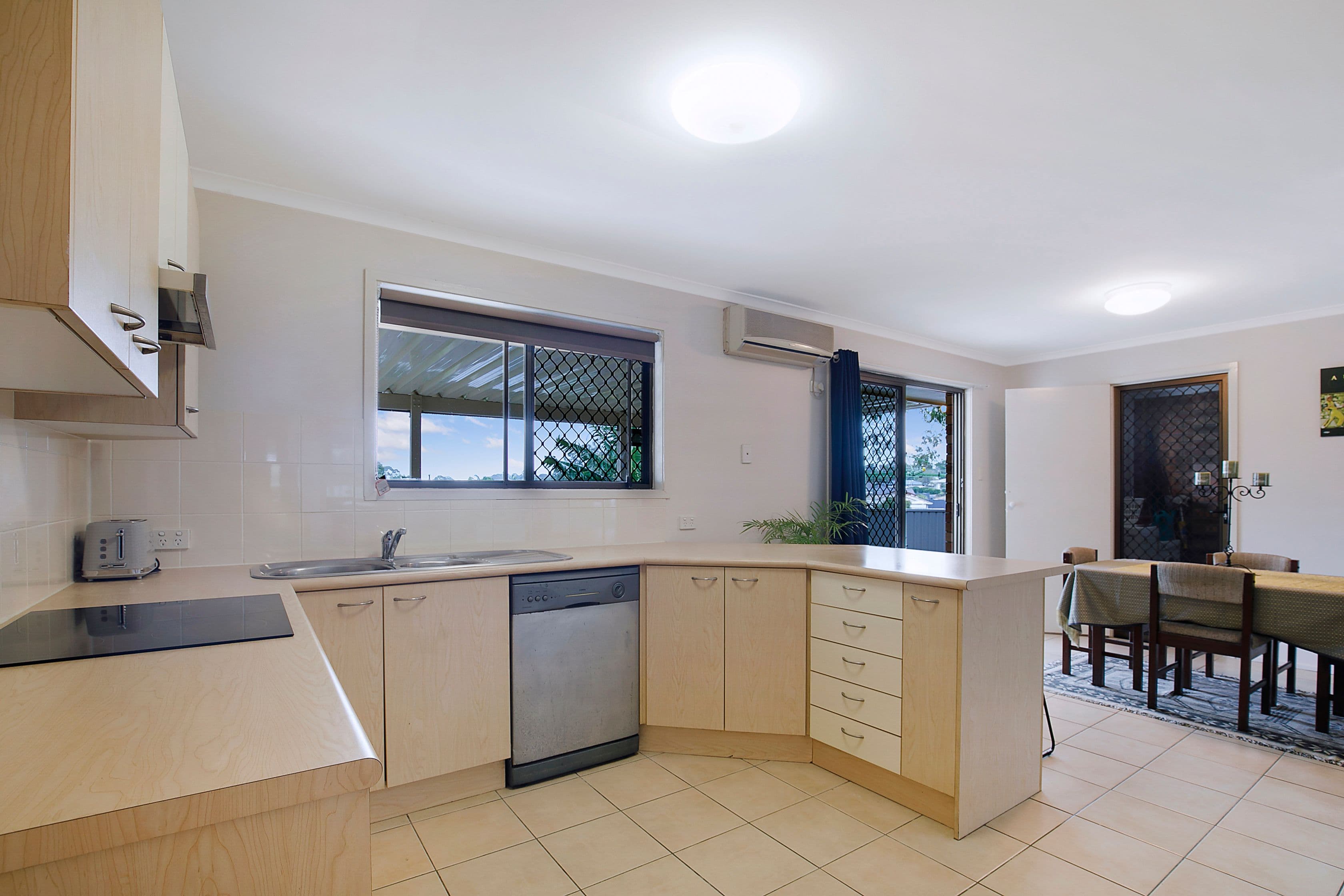 21 Cornwall Crescent, Alexandra Hills QLD 4161, Alexandra Hills - Thumbnail 5