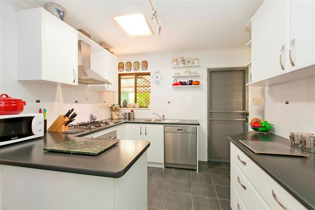 10 Hampton Street, ALEXANDRA HILLS QLD 4161, Alexandra Hills - Thumbnail 3