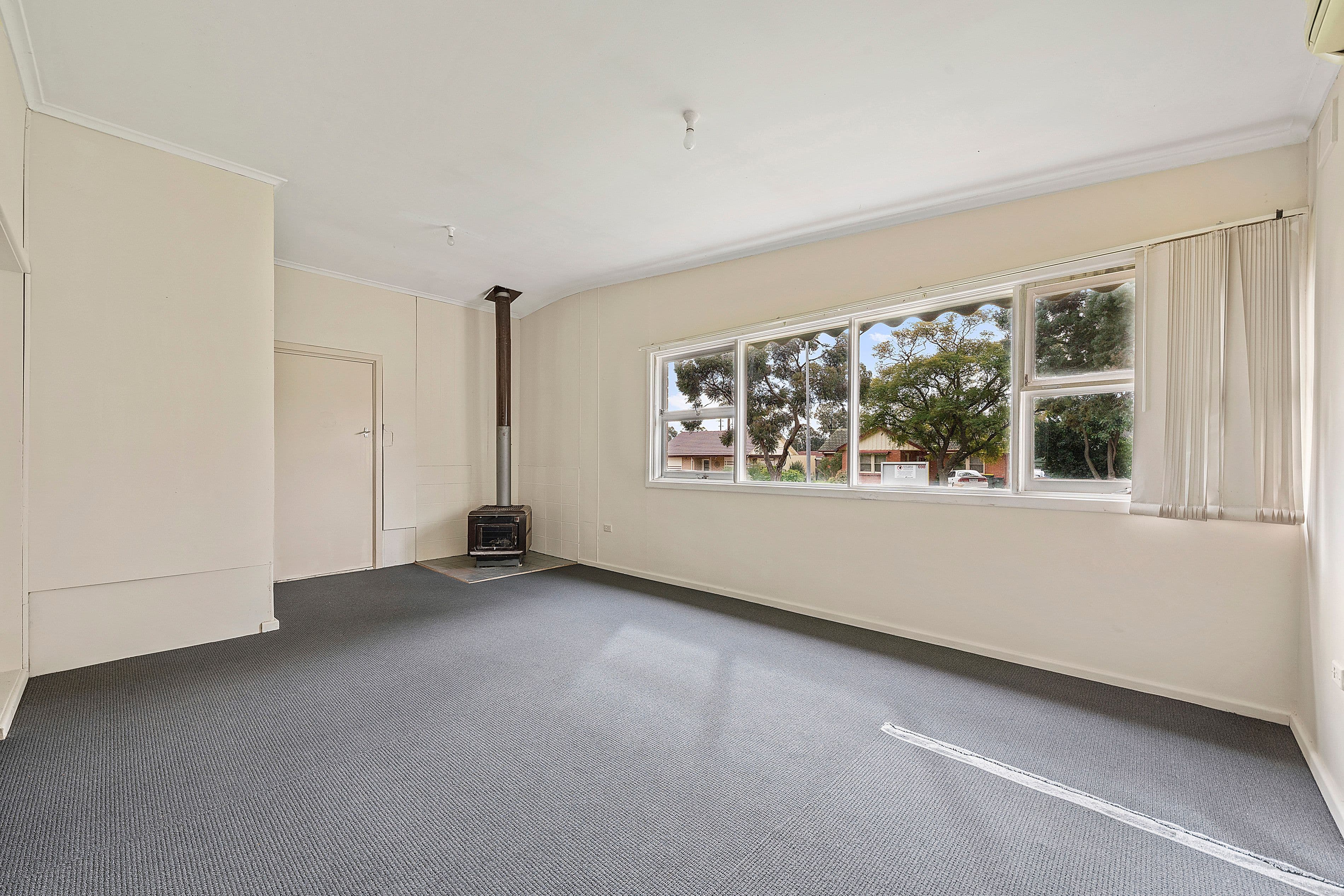 10 Lindsay Street, Elizabeth Downs SA 5113, Elizabeth Downs - Thumbnail 2