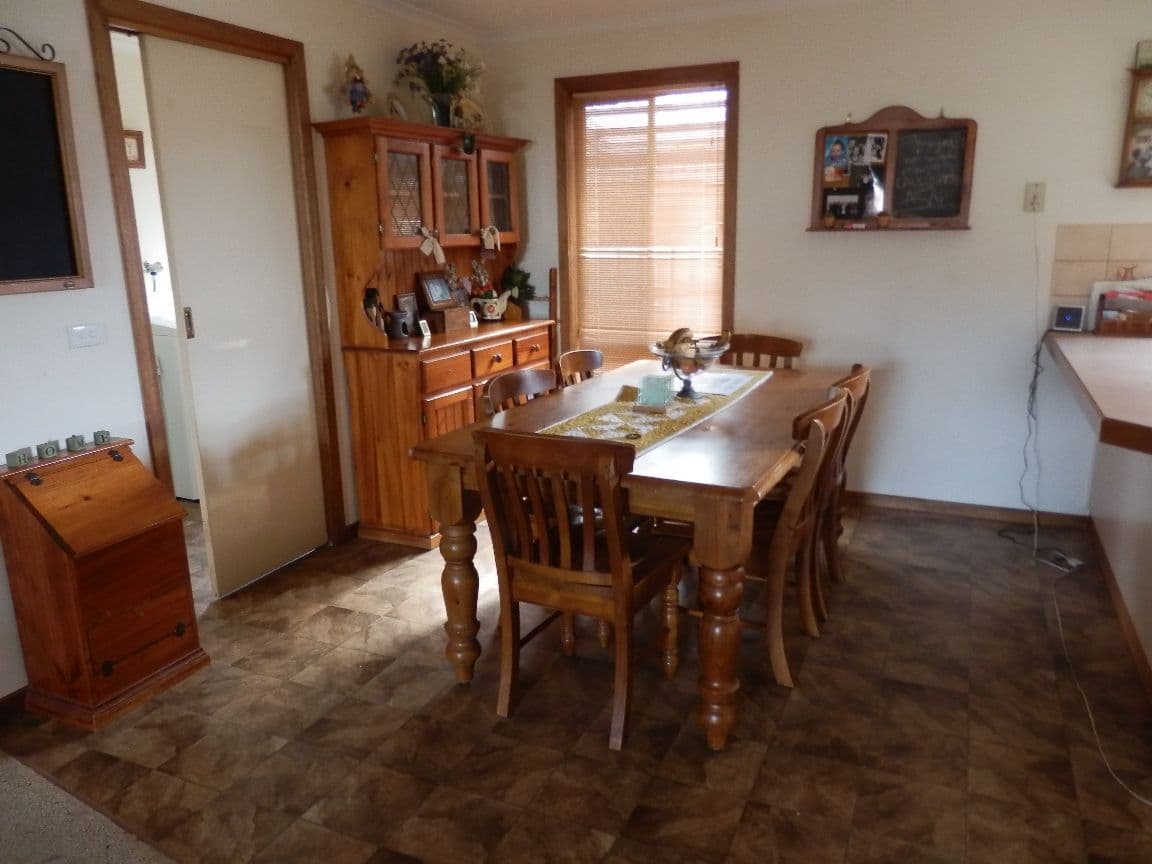 11 Illawarra Drive, ECHUCA VIC 3564, Echuca - Thumbnail 3
