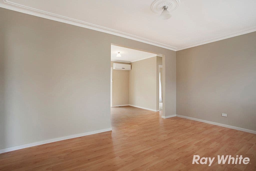 4 Wiltshire Avenue, Bayswater VIC 3153, Bayswater - Thumbnail 2