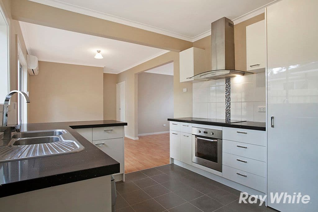 4 Wiltshire Avenue, Bayswater VIC 3153, Bayswater - Thumbnail 3