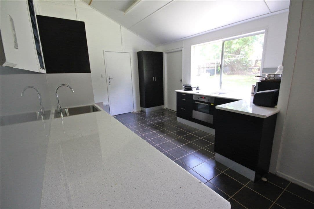 48 Sarina Beach Road, Sarina QLD 4737, Sarina - Thumbnail 2